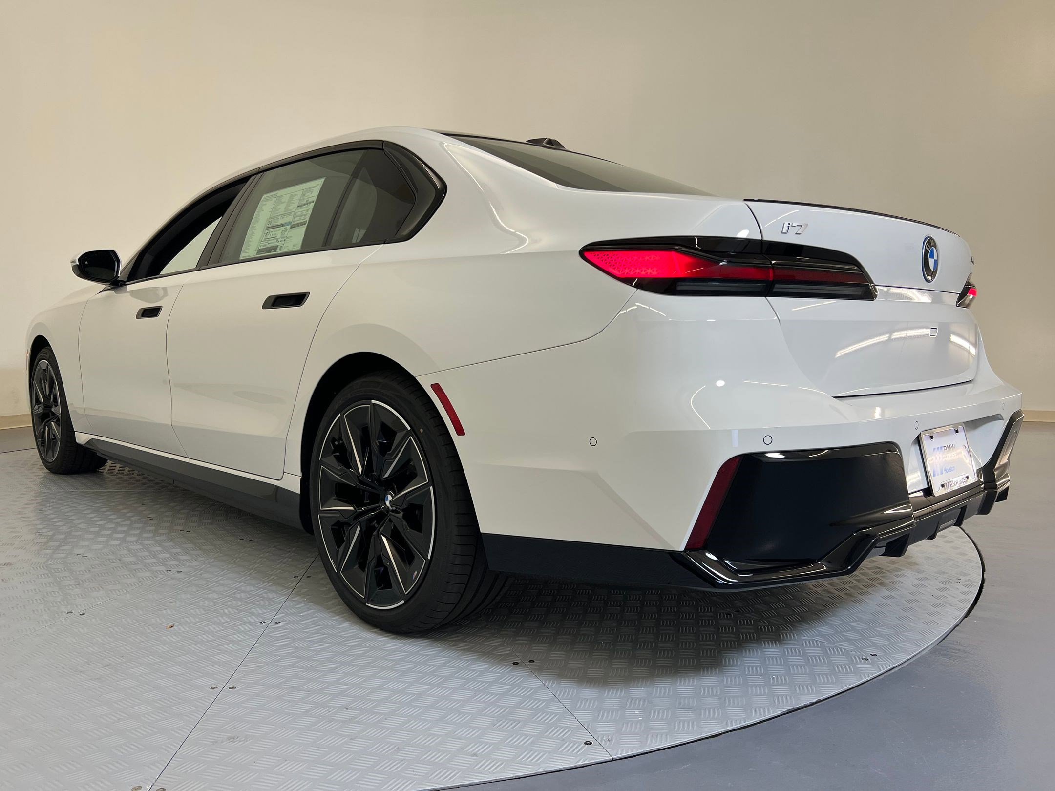 New 2026 BMW i7 eDrive50 w/ M Sport Package image 3