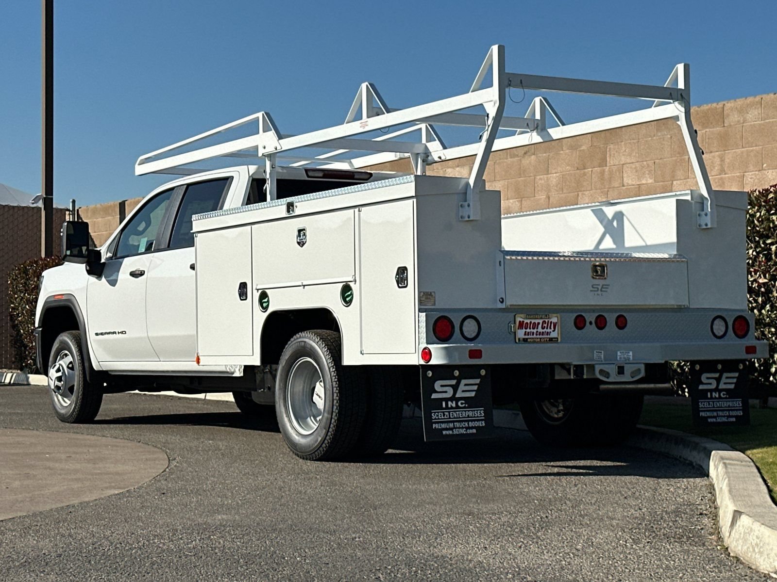 New 2026 GMC Sierra 3500 Pro w/ Convenience Package RWD image 6