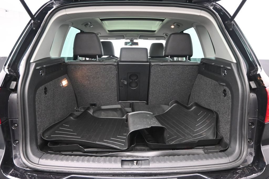 Used 2017 Volkswagen Tiguan Wolfsburg Edition FWD image 28