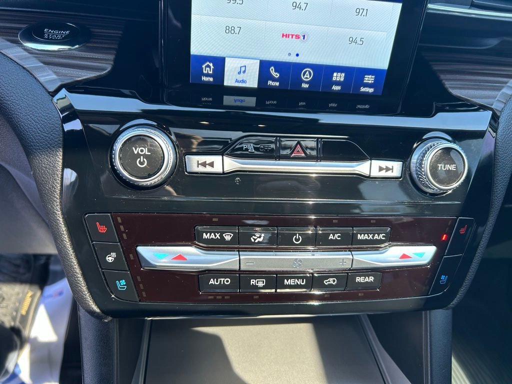 Certified 2023 Ford Explorer Limited w/ Limited Technology Package image 31