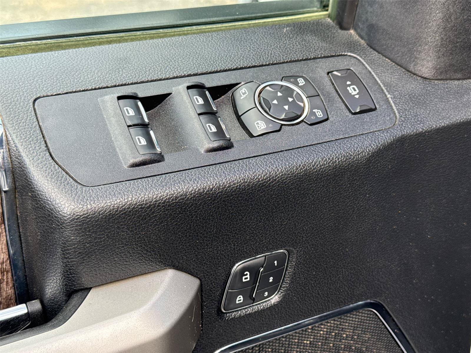 Used 2019 Ford F250 Lariat w/ Lariat Value Package AWD/4WD image 28