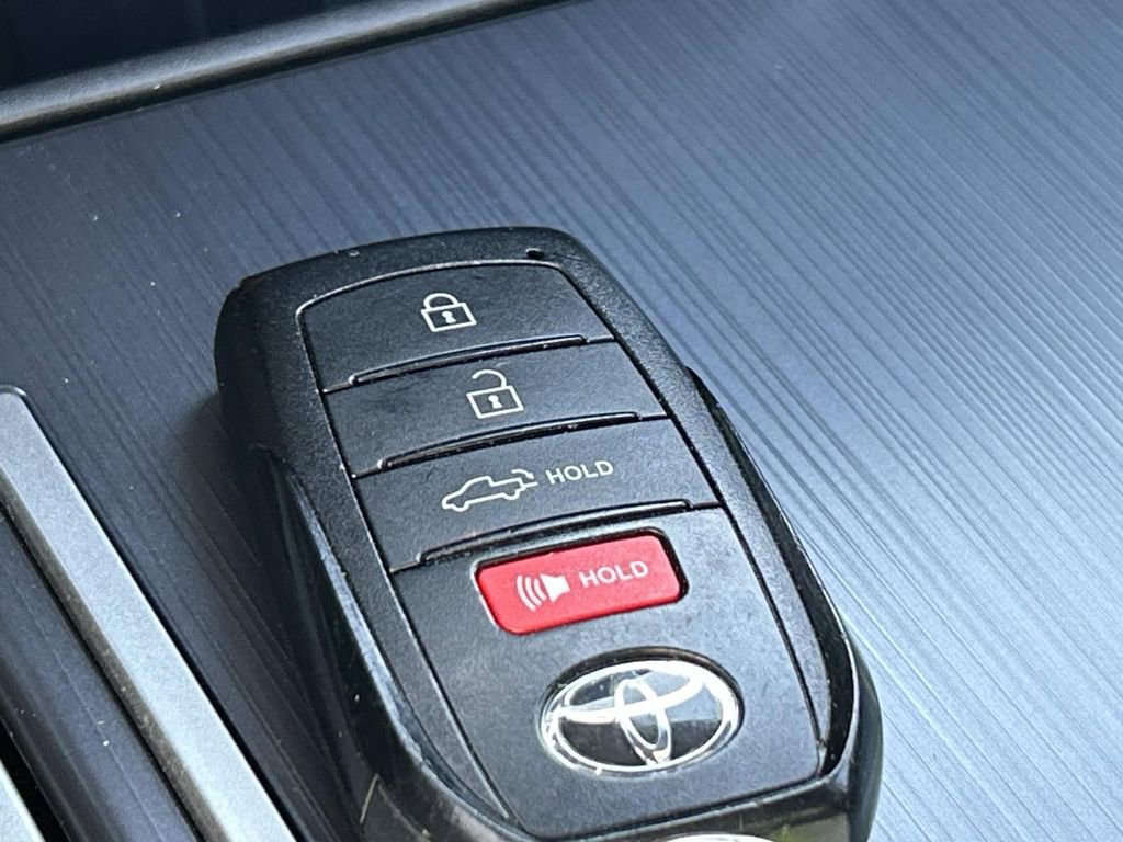 Used 2024 Toyota Tundra Platinum AWD/4WD image 38