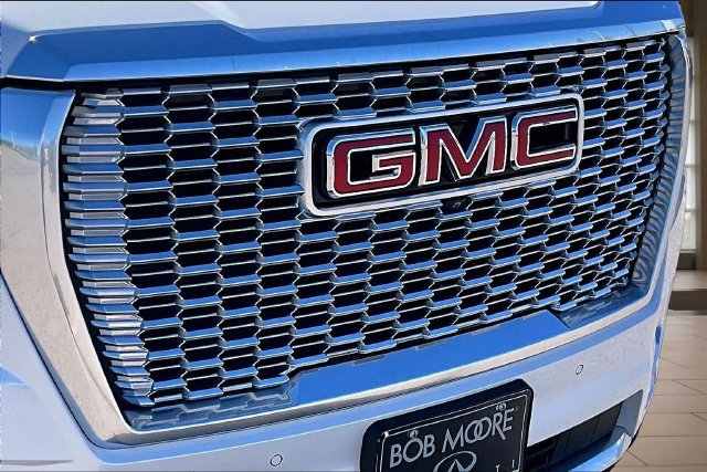 Used 2023 GMC Yukon Denali w/ LPO, Floor Liner Package AWD/4WD image 28
