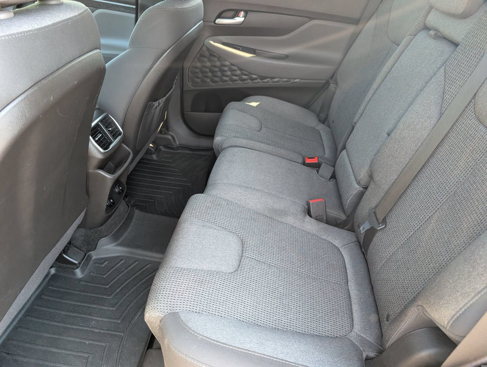 Used 2020 Hyundai Santa Fe SE AWD/4WD image 12