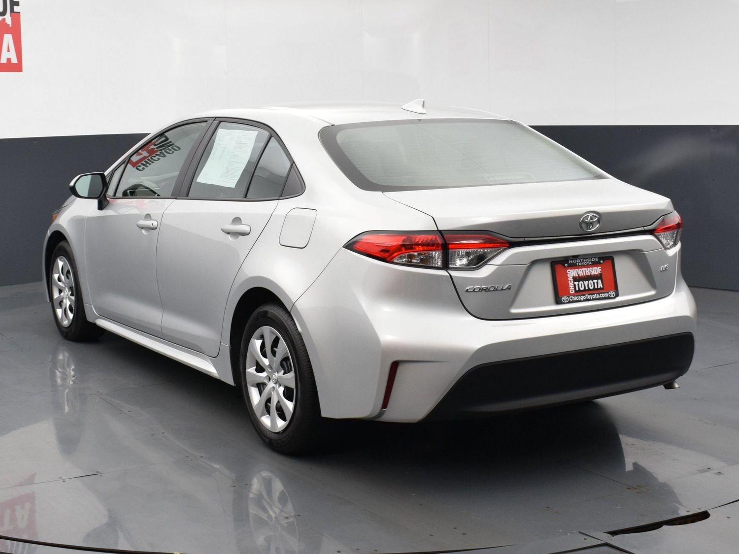Used 2025 Toyota Corolla LE FWD image 3