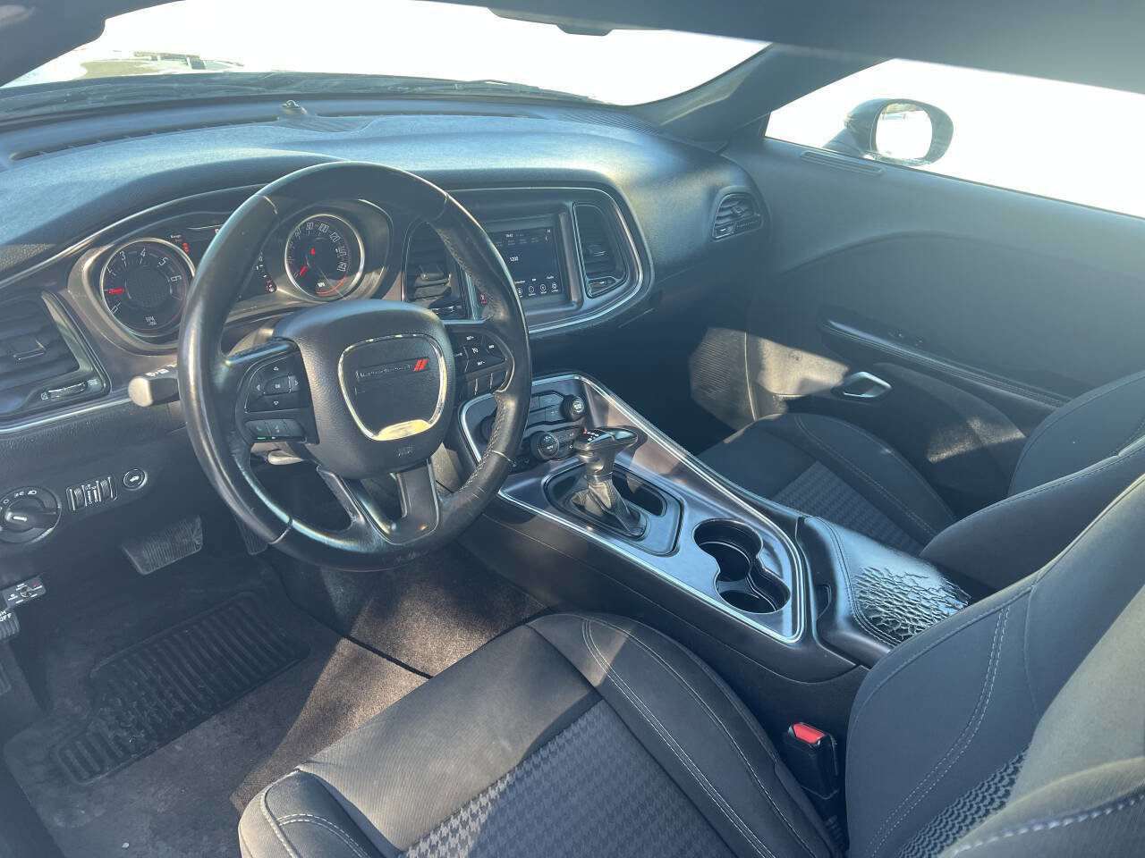 Used 2018 Dodge Challenger SXT image 13