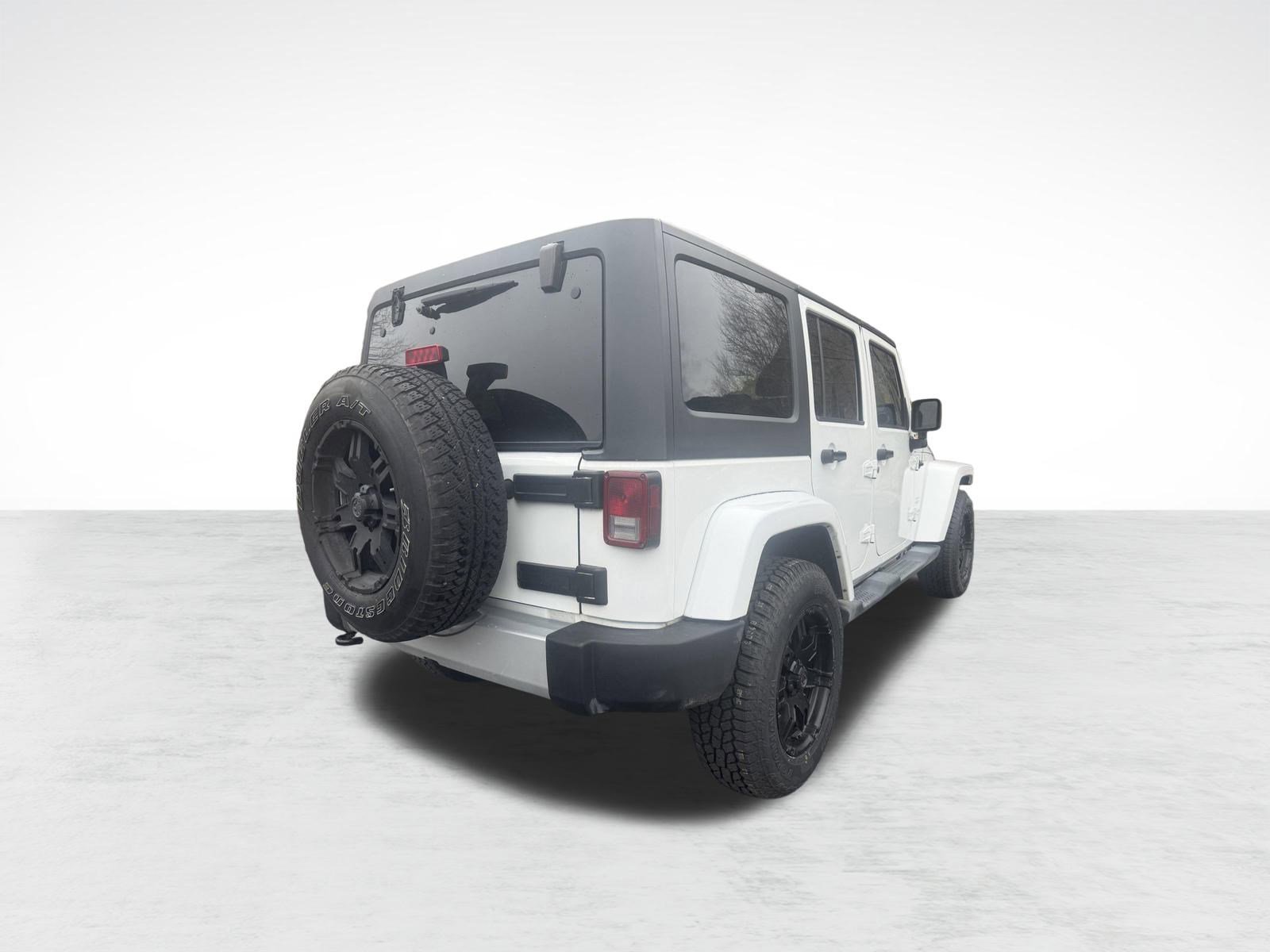 Used 2013 Jeep Wrangler Unlimited Sahara image 9