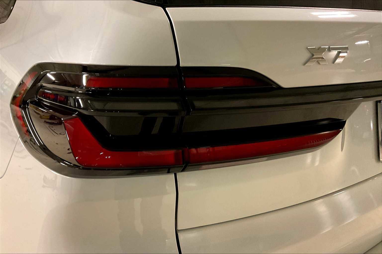 New 2026 BMW X7 M60i image 14