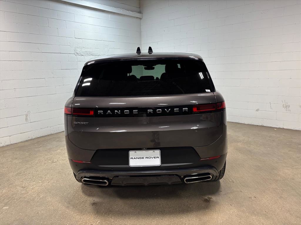 Used 2024 Land Rover Range Rover Sport SE image 8