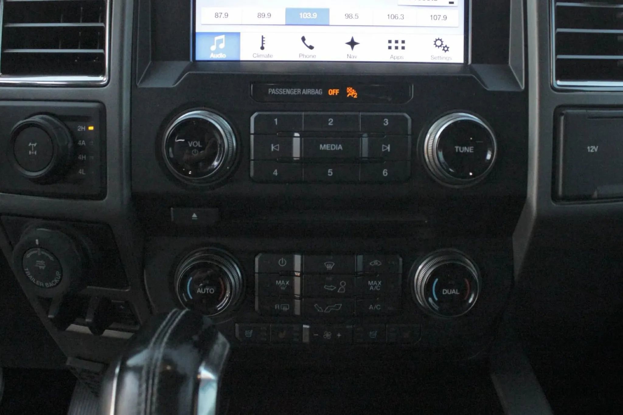 Used 2017 Ford F150 Raptor w/ Equipment Group 802A Luxury AWD/4WD image 22