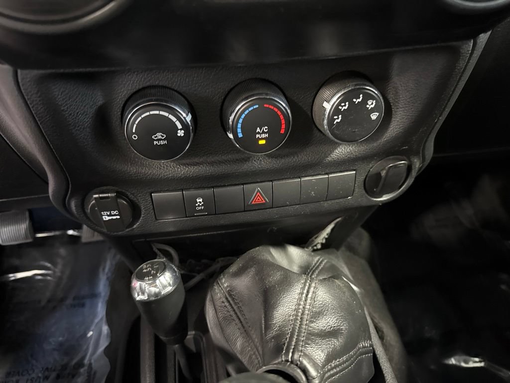 Used 2012 Jeep Wrangler Sport AWD/4WD image 22
