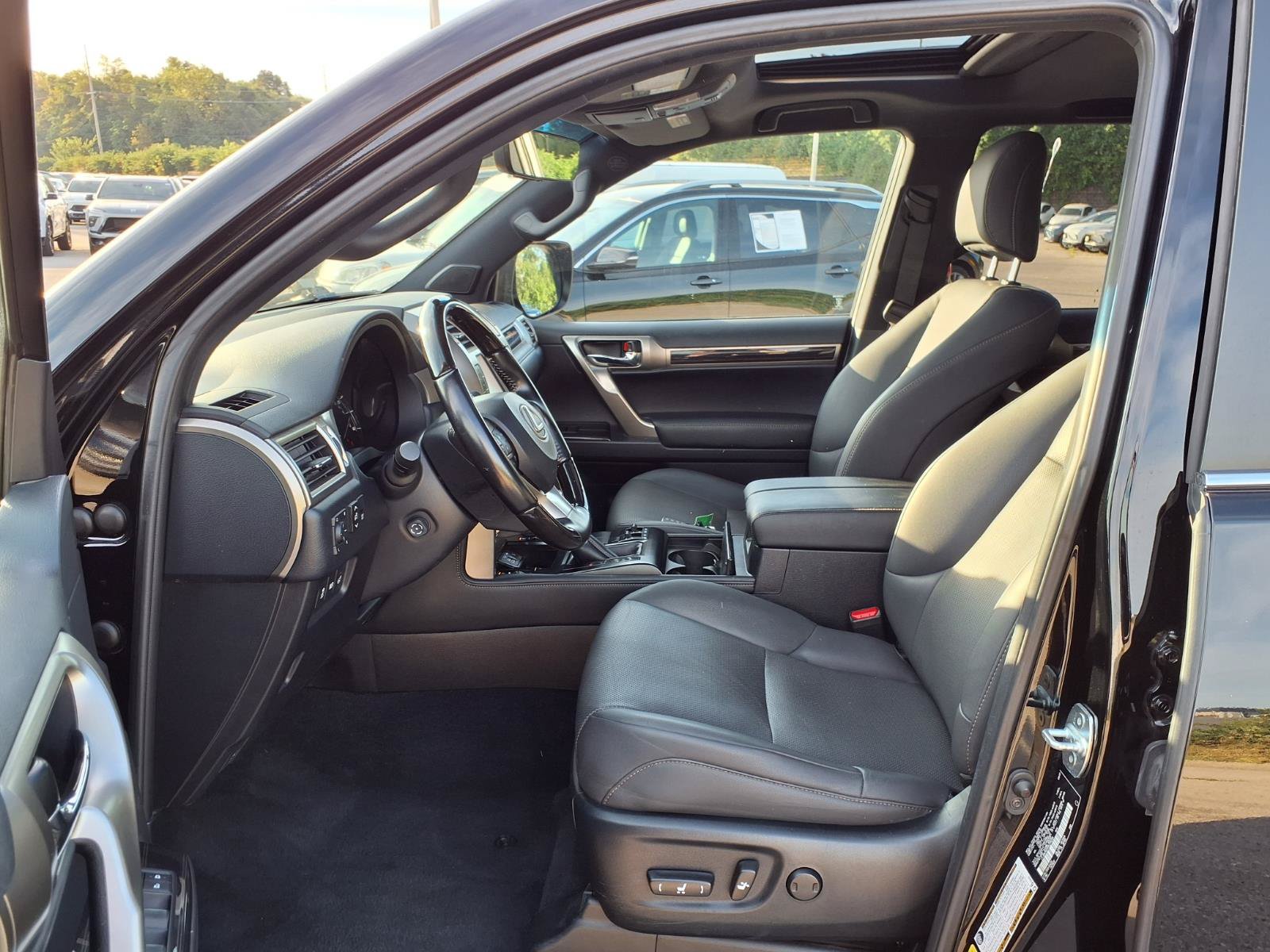 Used 2021 Lexus GX 460 Premium w/ Premium Package AWD/4WD image 25