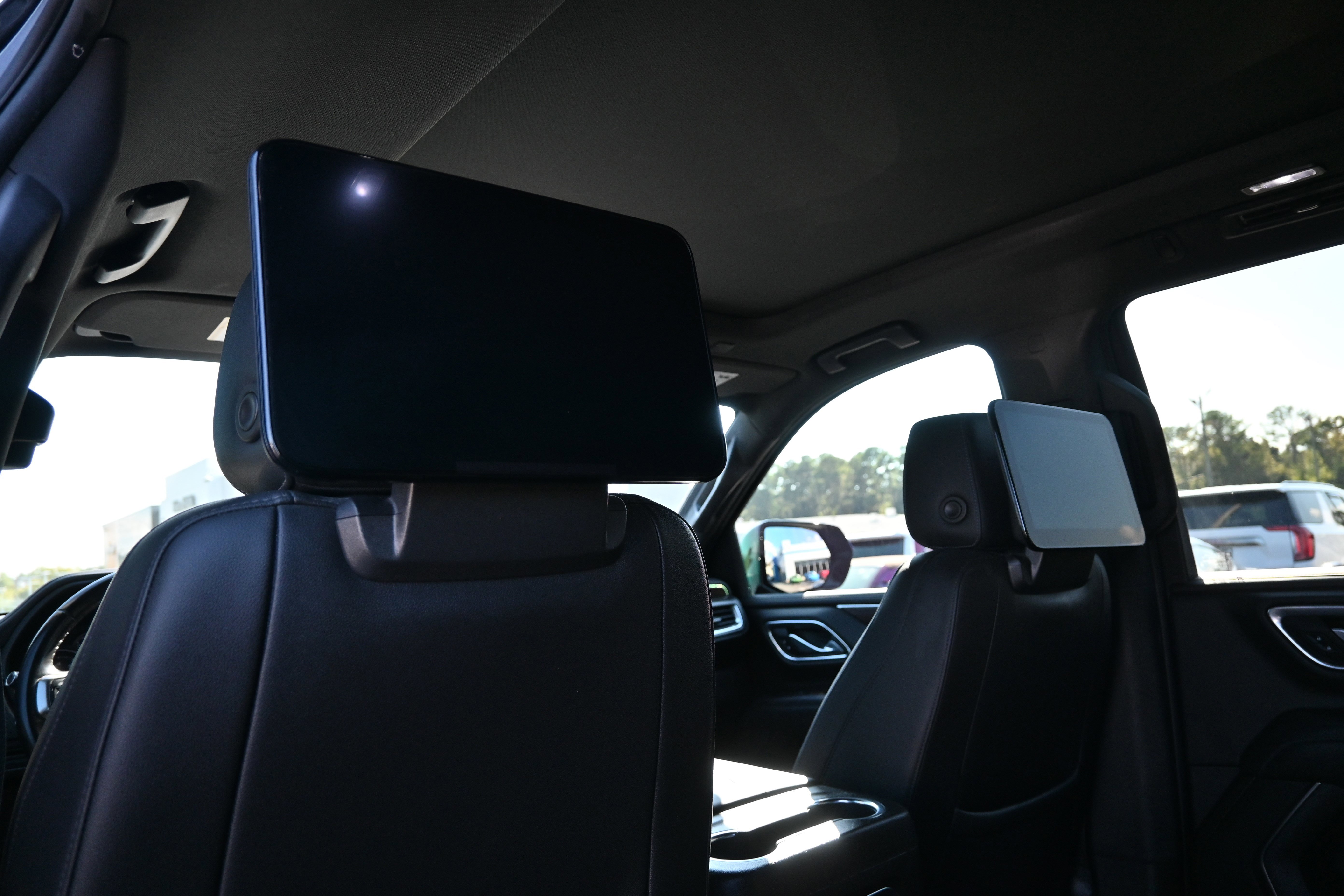 Used 2021 Chevrolet Tahoe Z71 w/ Rear Media and Nav Package image 5