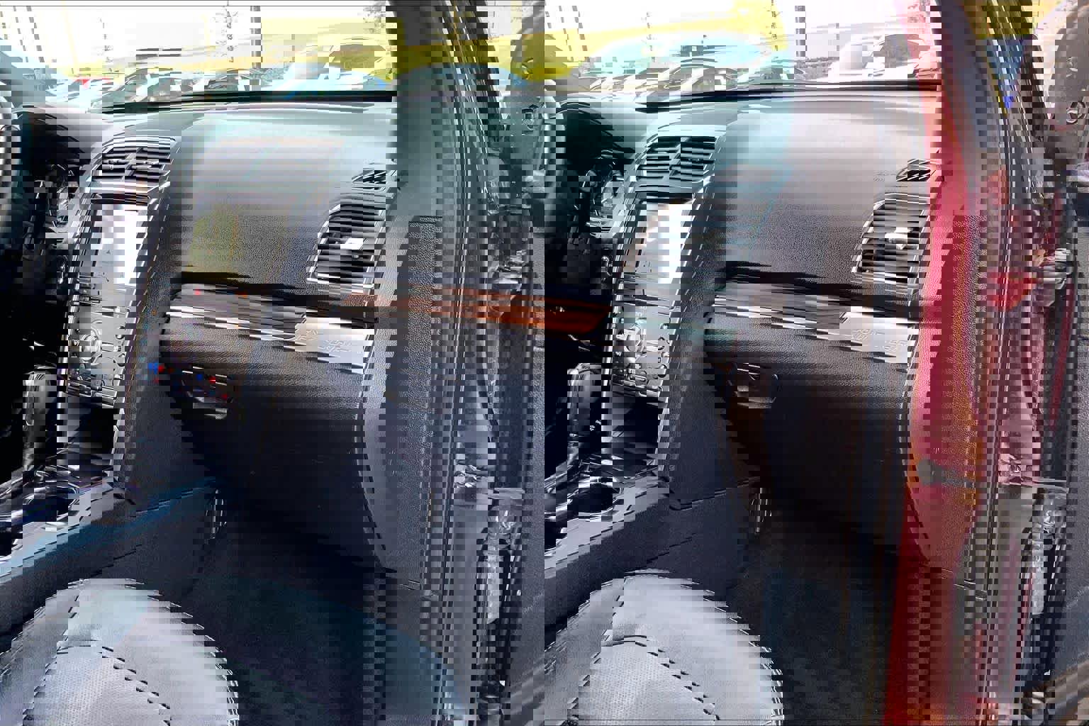 Used 2018 Ford Explorer Limited w/ Equipment Group 301A image 18