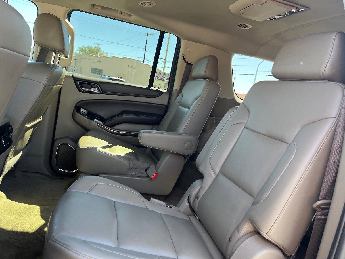 Used 2019 Chevrolet Suburban LT RWD image 32