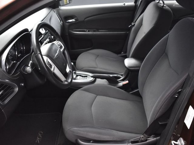 Used 2013 Chrysler 200 Touring FWD image 9