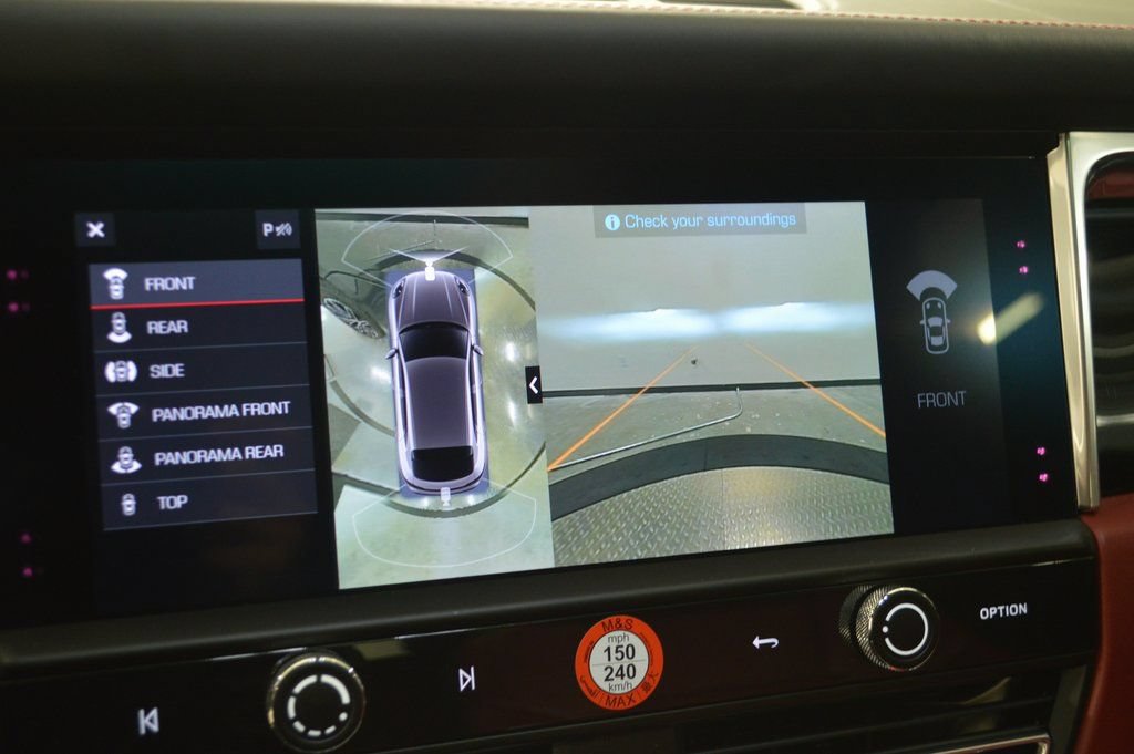 Certified 2025 Porsche Macan AWD/4WD image 30