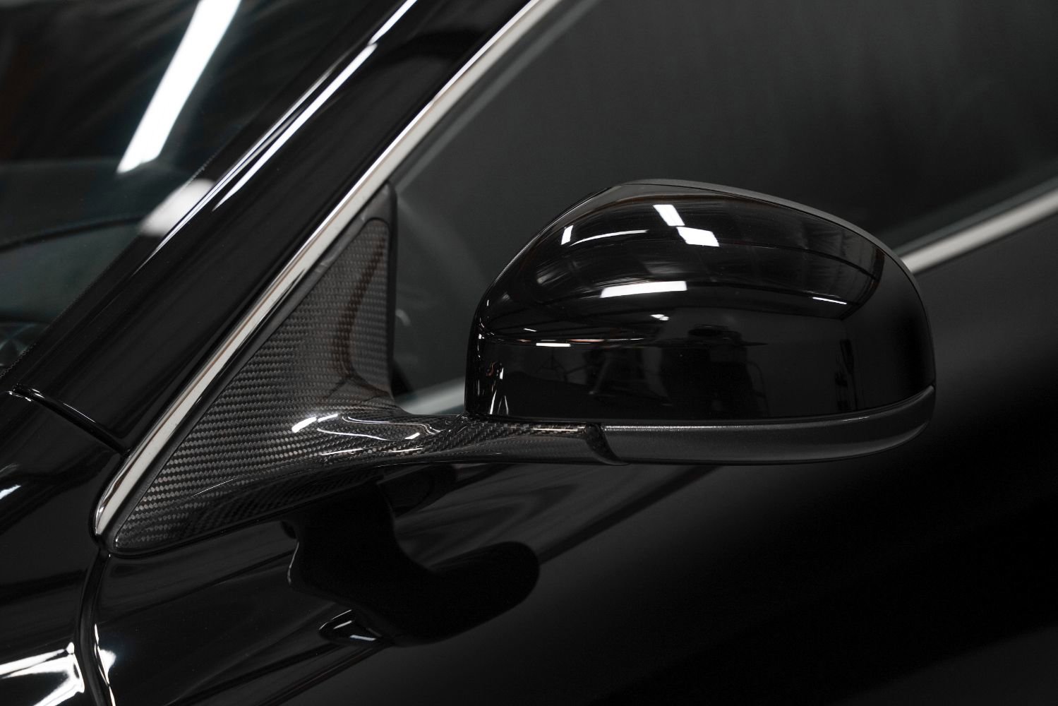 Used 2010 Aston Martin DBS Coupe image 14