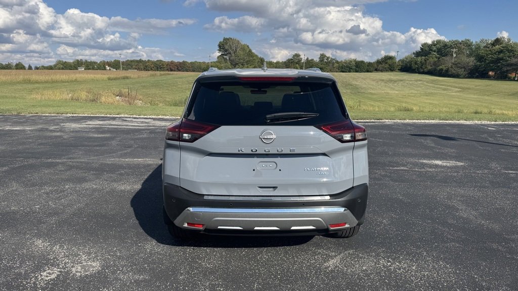 Used 2022 Nissan Rogue Platinum w/ Head-Up Display Package image 6