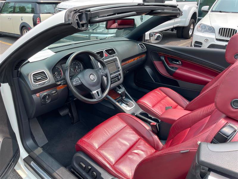 Used 2011 Volkswagen Eos Lux FWD image 19