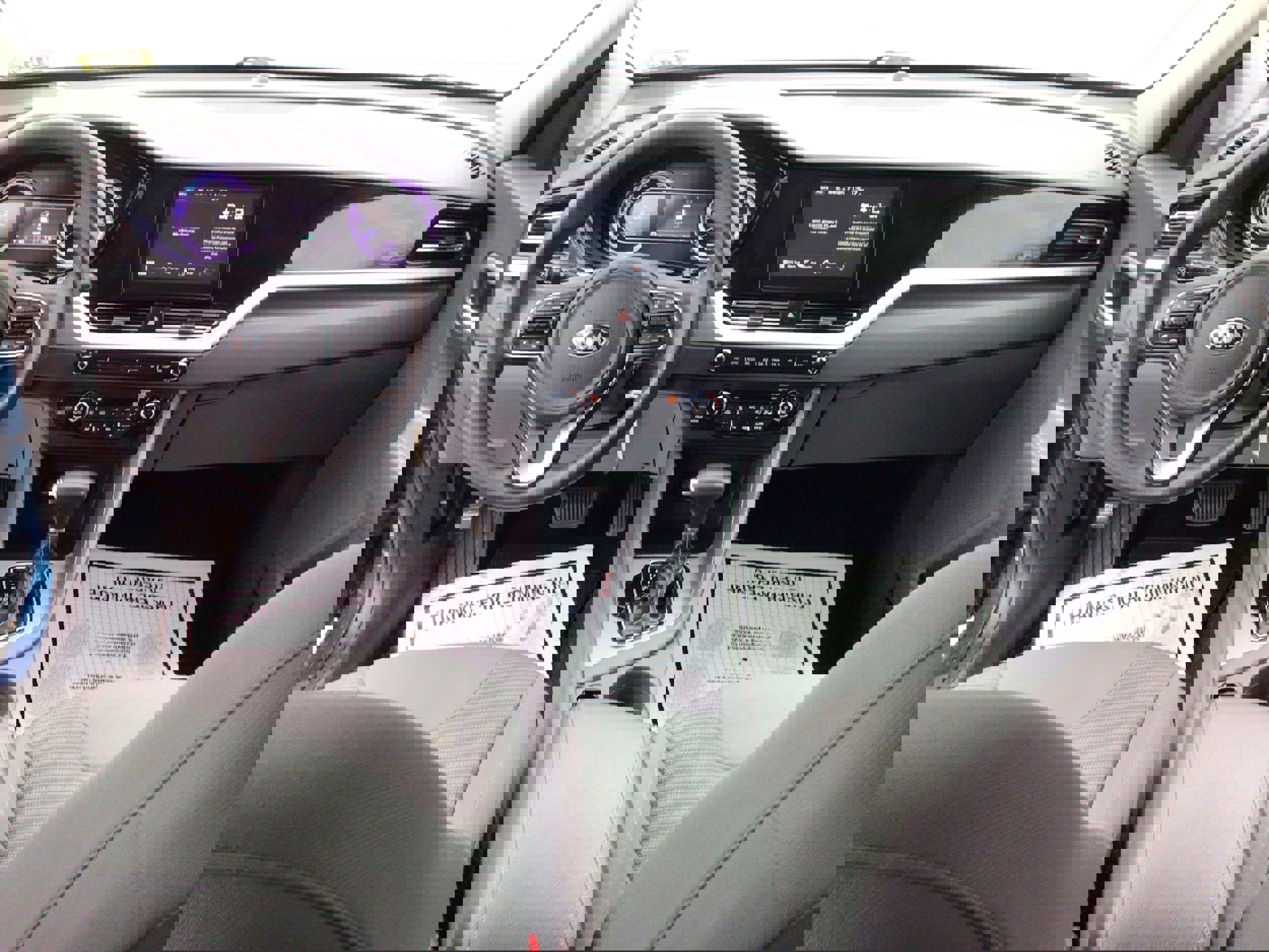 Used 2020 Kia Niro LX image 16