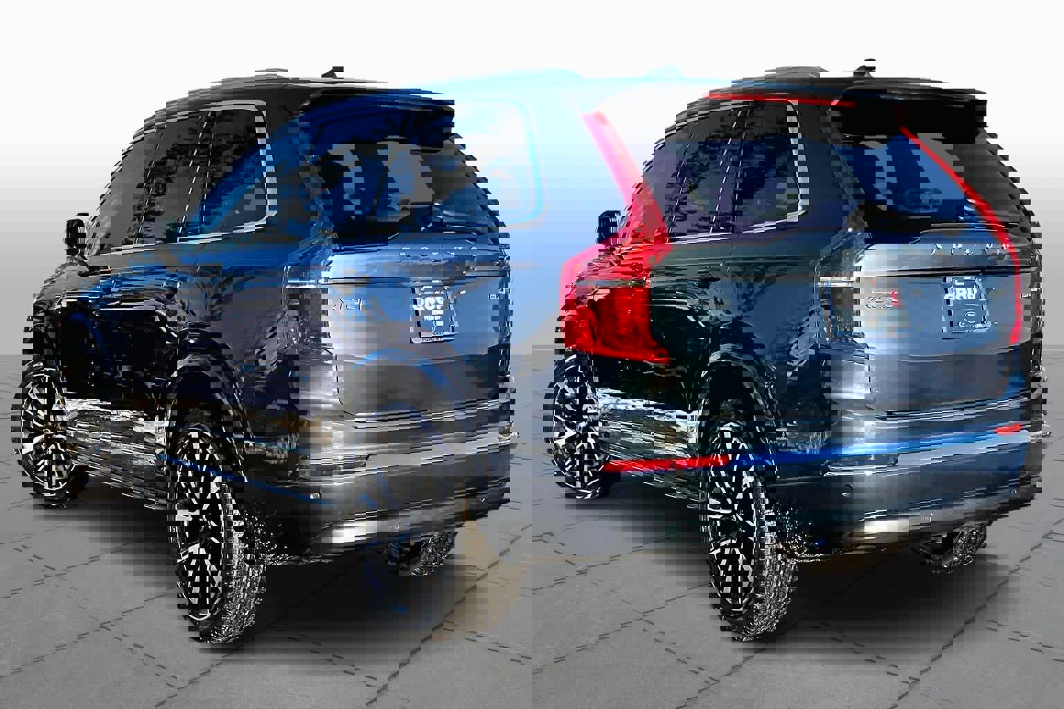 Certified 2024 Volvo XC90 B6 Ultimate w/ Protection Package Premier image 12