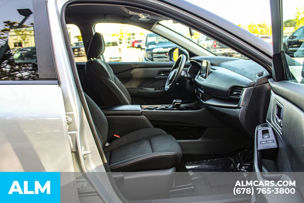 Used 2024 Nissan Rogue S AWD/4WD image 18