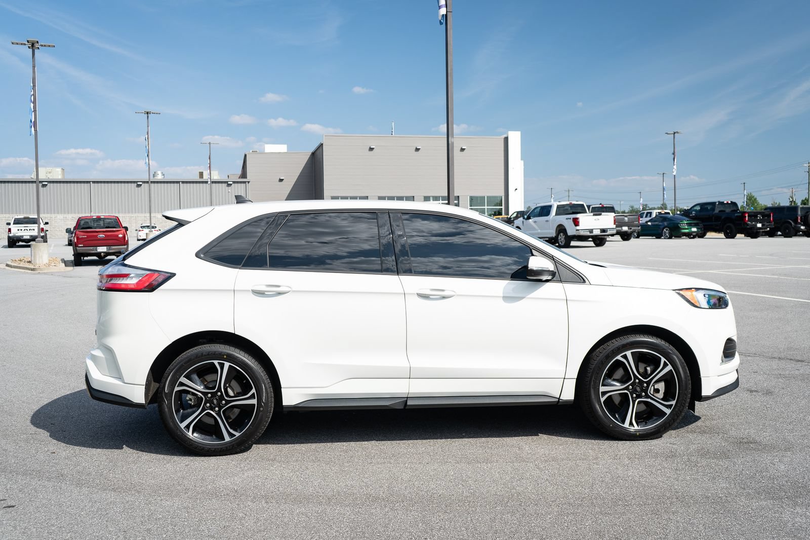 Used 2023 Ford Edge ST AWD/4WD image 11