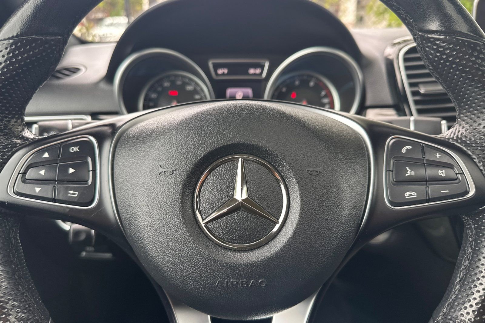 Used 2019 Mercedes-Benz GLE 400 4MATIC image 24