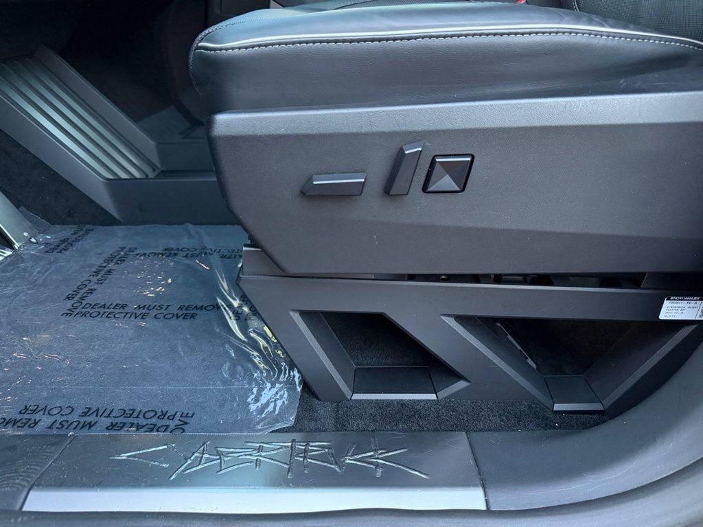 Used 2024 Tesla Cybertruck AWD Crew Cab image 12