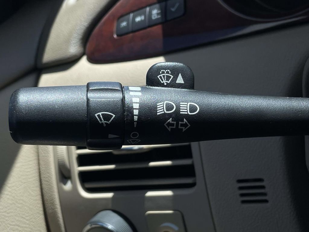 Used 2006 Buick Lucerne CXL w/ Driver Confidence Package FWD image 23
