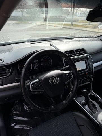 Used 2015 Toyota Camry SE image 11