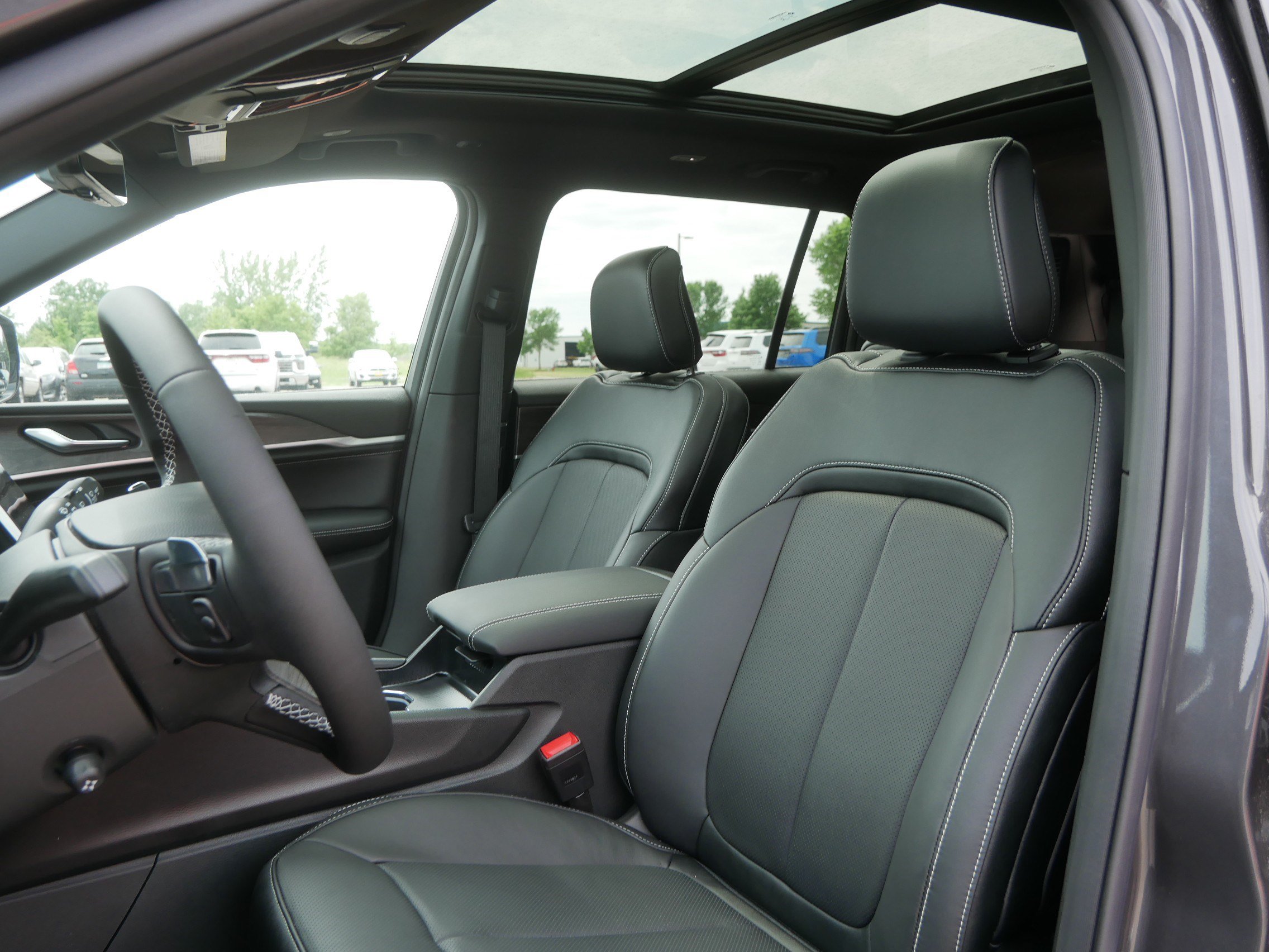 New 2026 Jeep Grand Cherokee L Limited AWD/4WD image 5