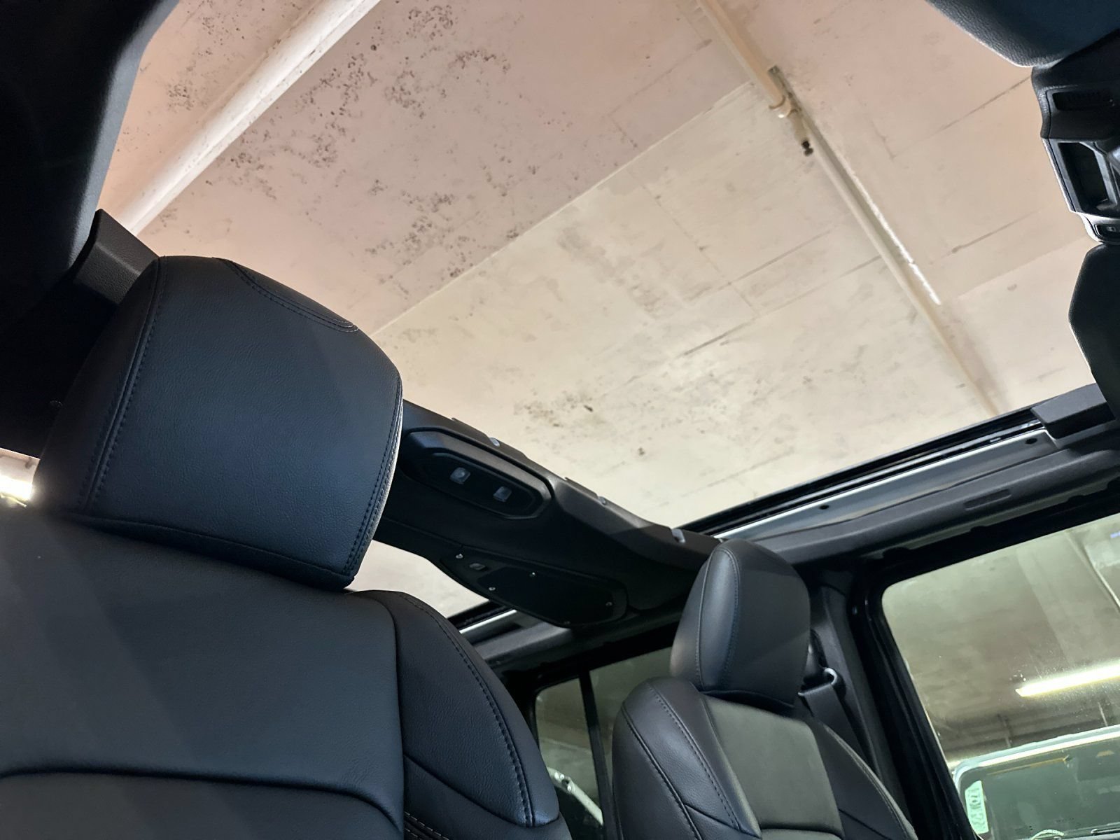 New 2026 Jeep Wrangler Unlimited Sahara AWD/4WD image 16