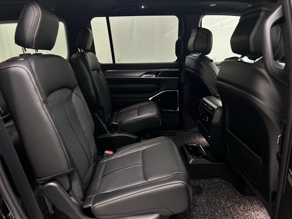 New 2026 Jeep Grand Wagoneer L 4WD image 17