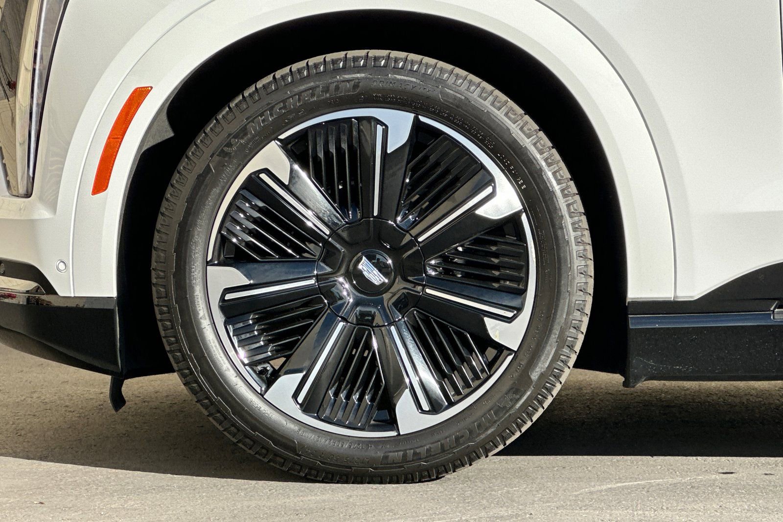 Used 2025 Cadillac Escalade IQ Sport 2 image 34