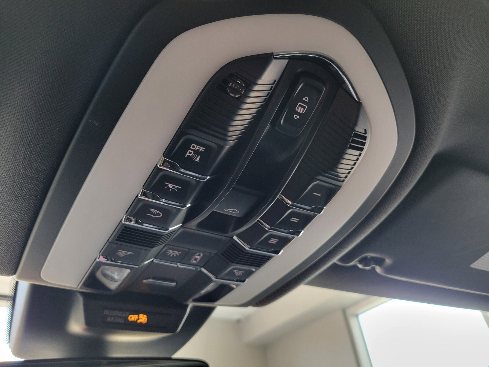 Used 2025 Porsche Macan S image 22