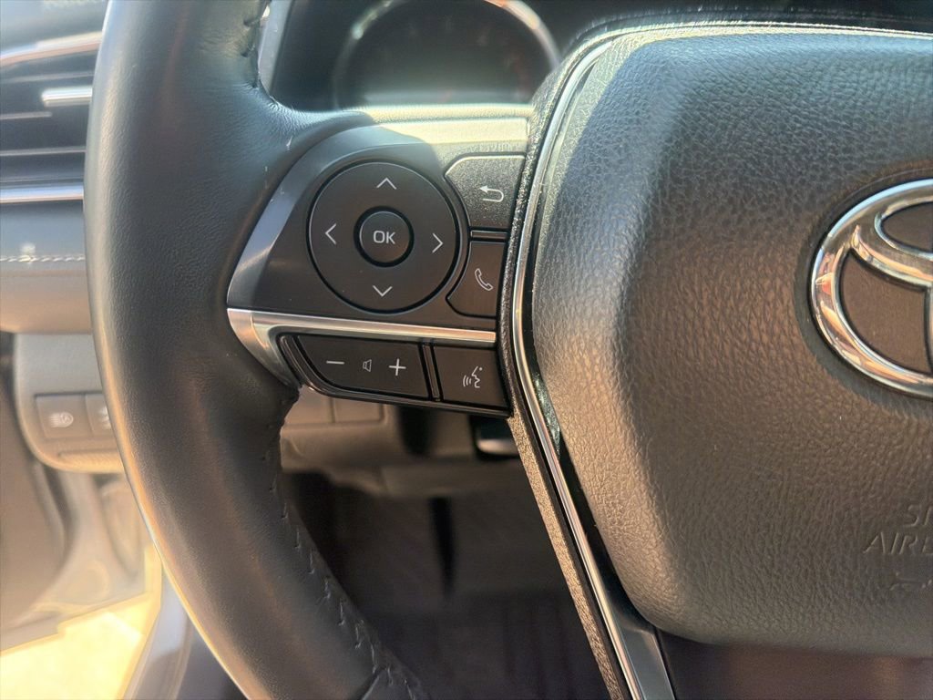 Used 2020 Toyota Camry XSE image 11