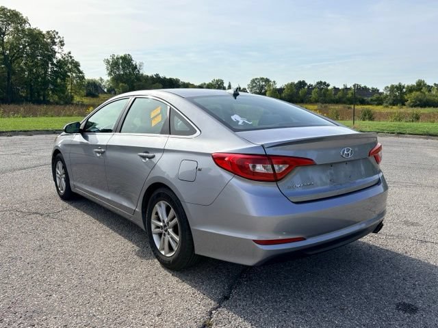 Used 2017 Hyundai Sonata SE FWD image 3