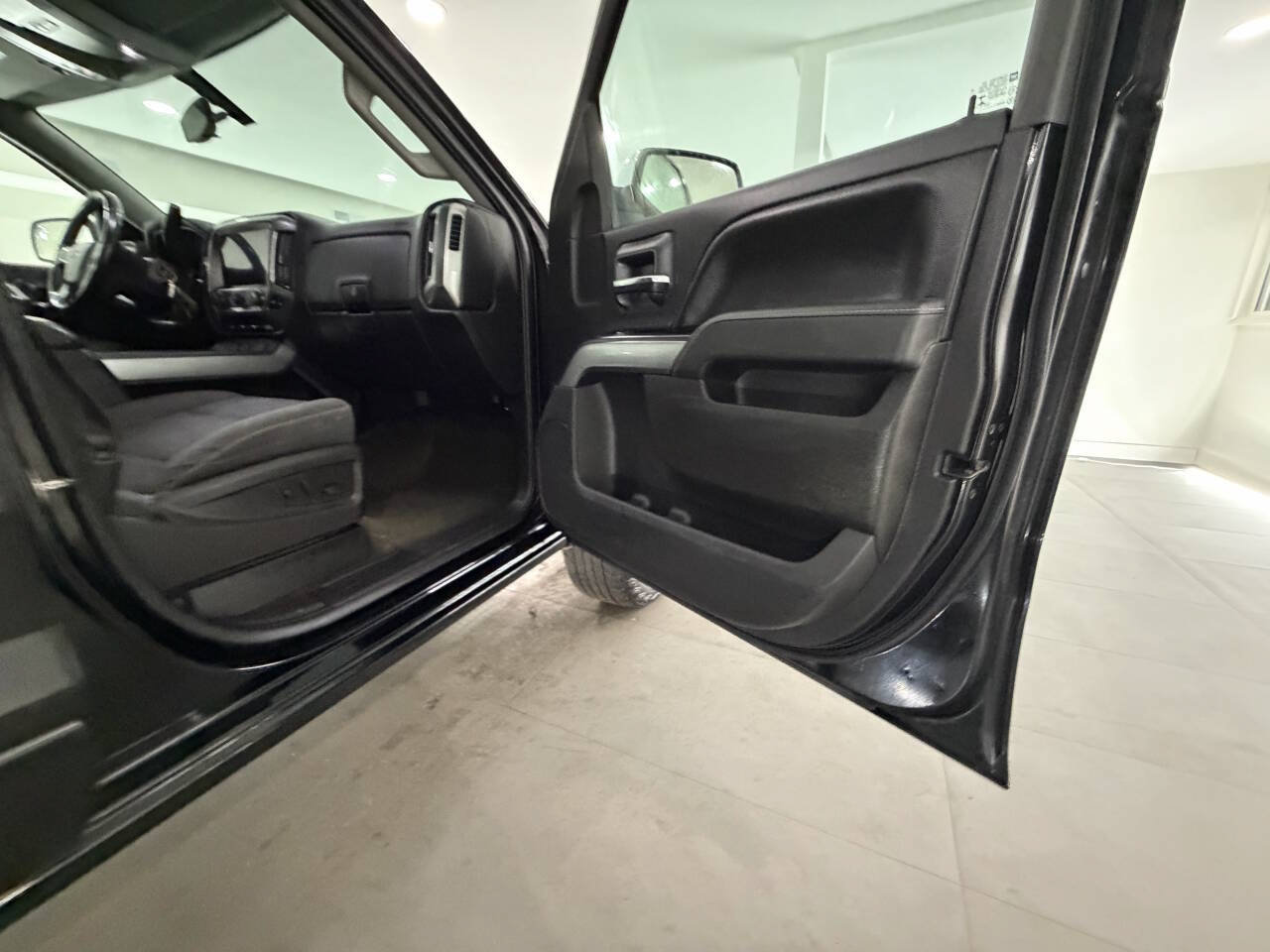 Used 2015 Chevrolet Silverado 1500 LT w/ Rally 2 Edition AWD/4WD image 17