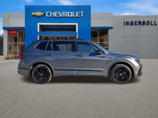 Used 2024 Volkswagen Tiguan SE R-Line AWD/4WD image 26
