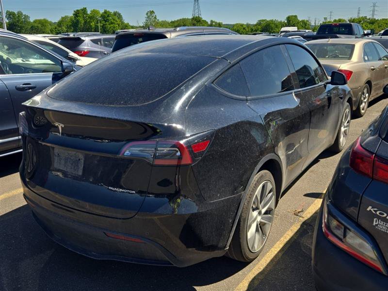 Used 2022 Tesla Model Y Long Range AWD/4WD image 7