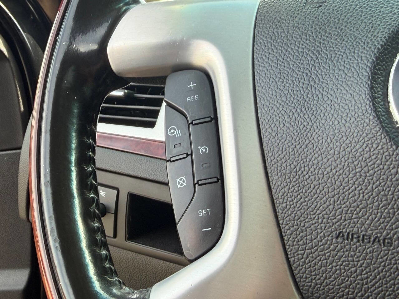 Used 2008 Cadillac Escalade ESV AWD image 30