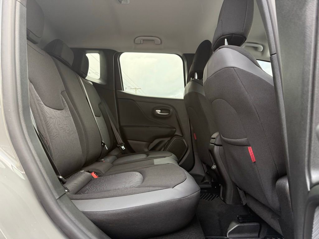 Used 2023 Jeep Renegade Trailhawk image 18