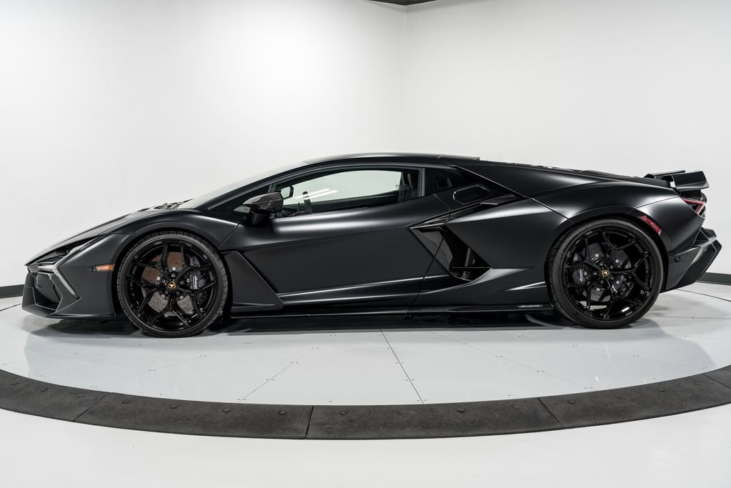 Used 2024 Lamborghini Revuelto image 6