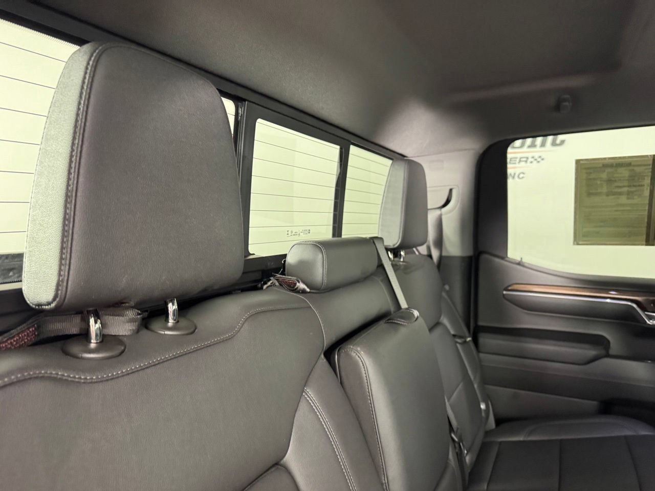 Used 2024 Chevrolet Silverado 1500 LT Trail Boss w/ Convenience Package II AWD/4WD image 32