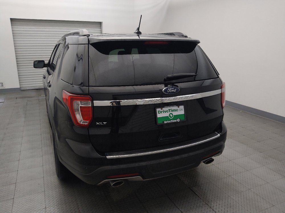 Used 2018 Ford Explorer XLT w/ Equipment Group 201A FWD image 6
