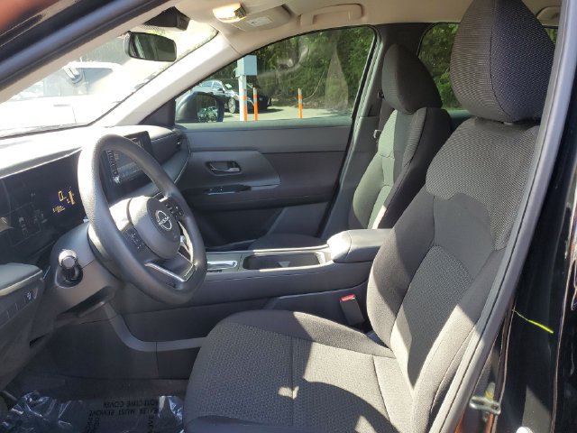 Used 2025 Nissan Kicks S FWD image 15