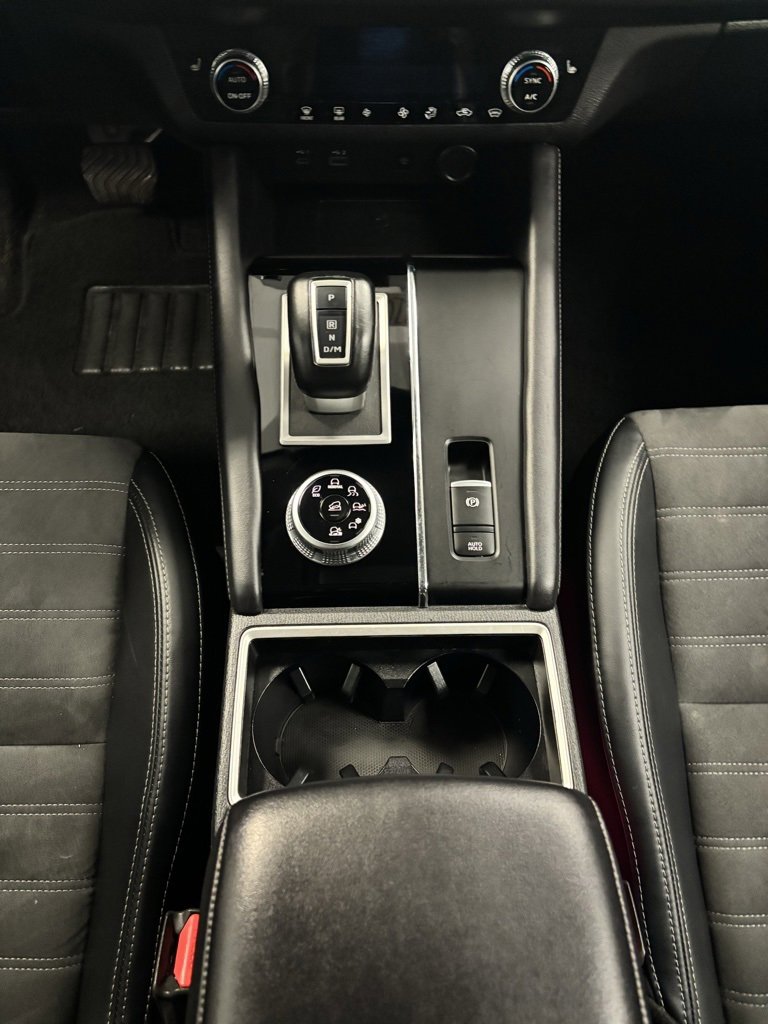 Used 2024 Mitsubishi Outlander SE image 18