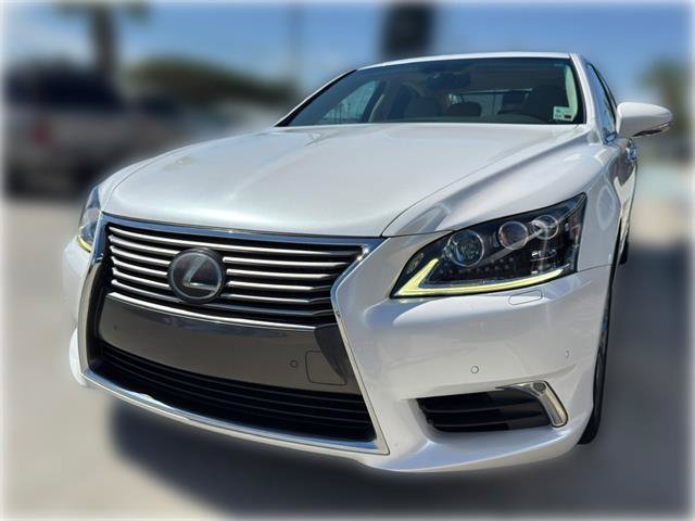 Used 2017 Lexus LS 460 w/ Comfort Package RWD image 3
